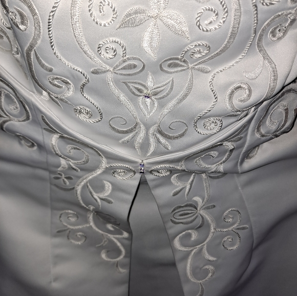 David's bridal wedding dress size 5 - 7 - Picture 5 of 15